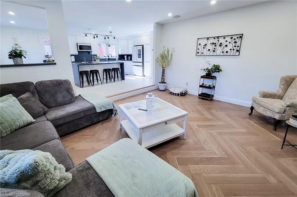 9 Cedarlawn Court