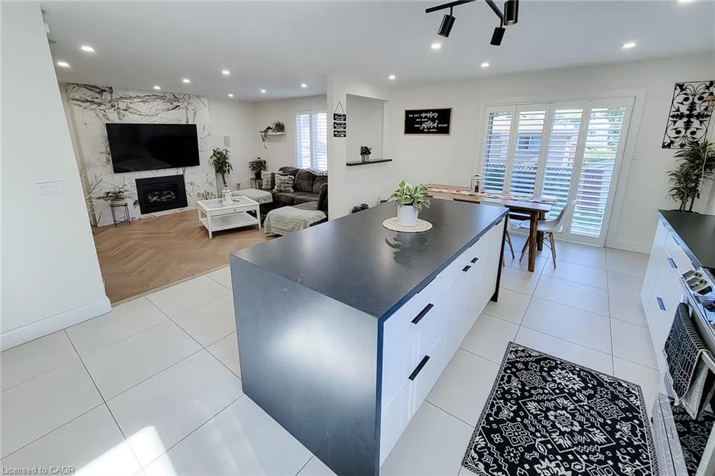 9 Cedarlawn Court