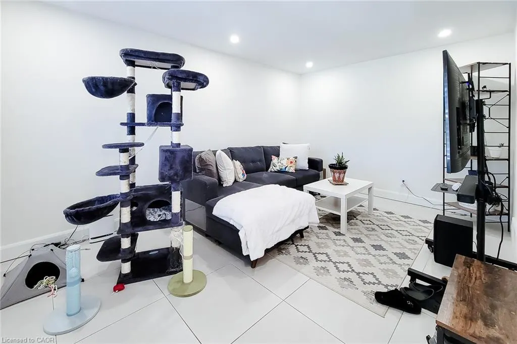 9 Cedarlawn Court