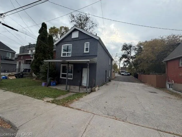 13 Genesee Street