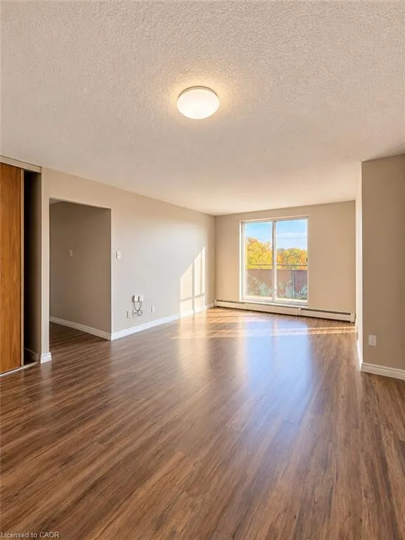 183 Lisgar Avenue #504