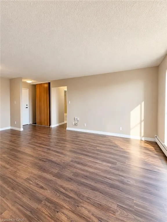 183 Lisgar Avenue #504