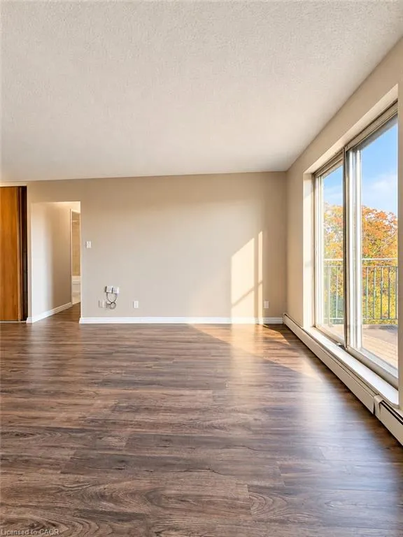 183 Lisgar Avenue #504