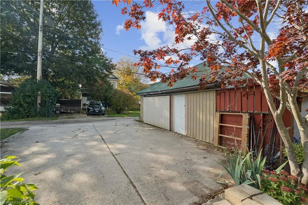 324 Daly Street