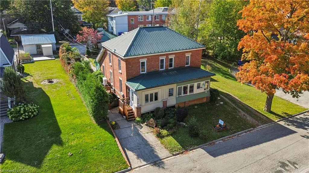 324 Daly Street