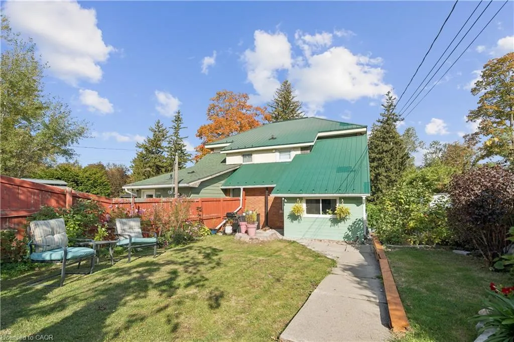 324 Daly Street