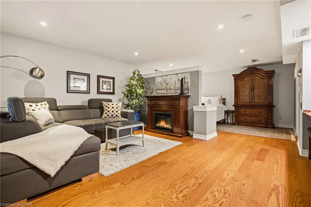 7 Hatfield Place