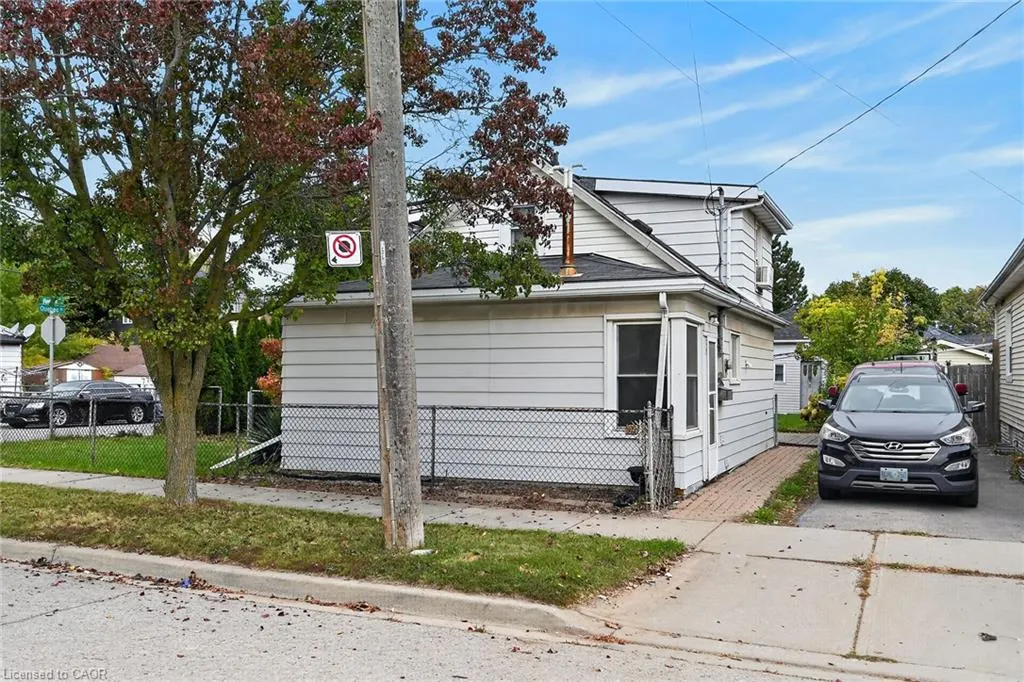 747 Rennie Street