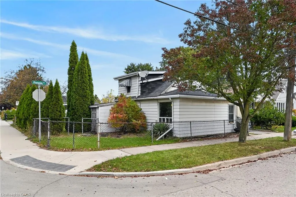 747 Rennie Street