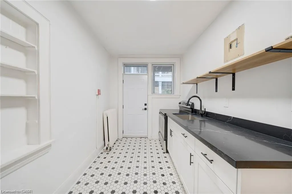 312 Aberdeen Avenue #1