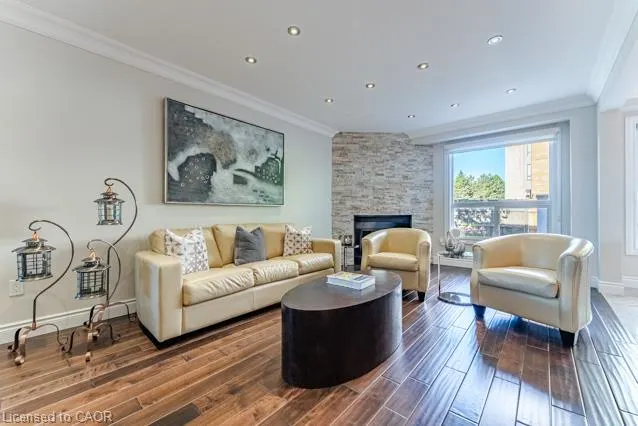 3421 Fenwick Crescent