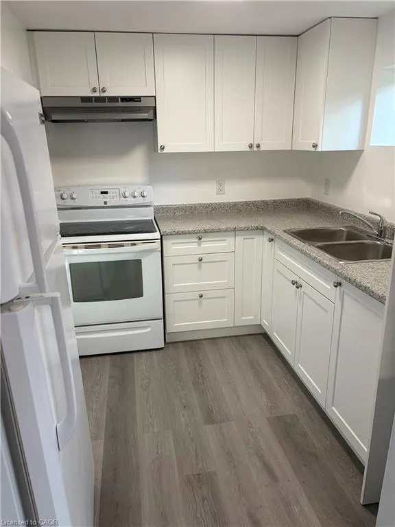 16 Maple Crescent #2