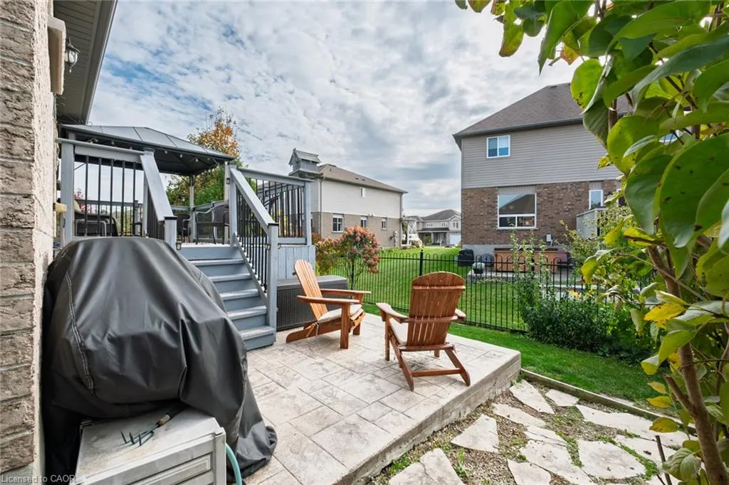 98 Sanders Crescent