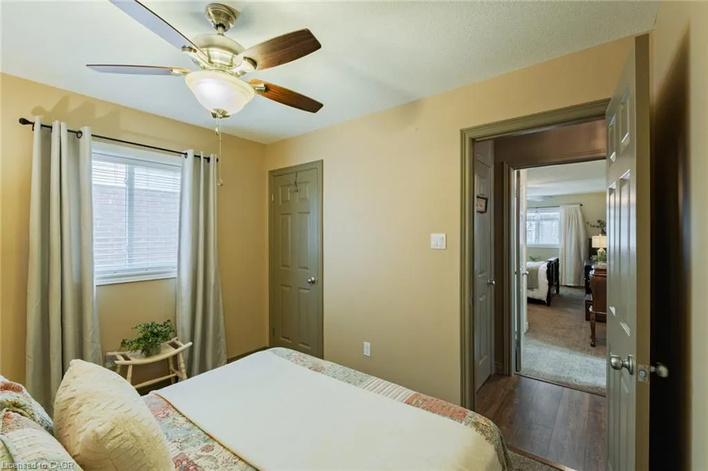 98 Sanders Crescent