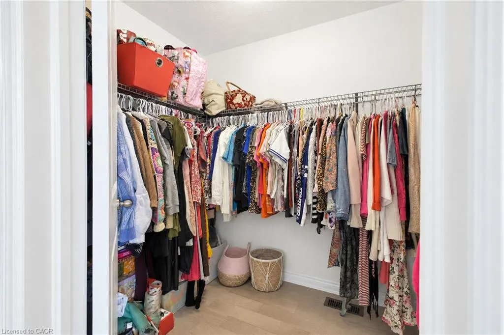 60 Starling Drive