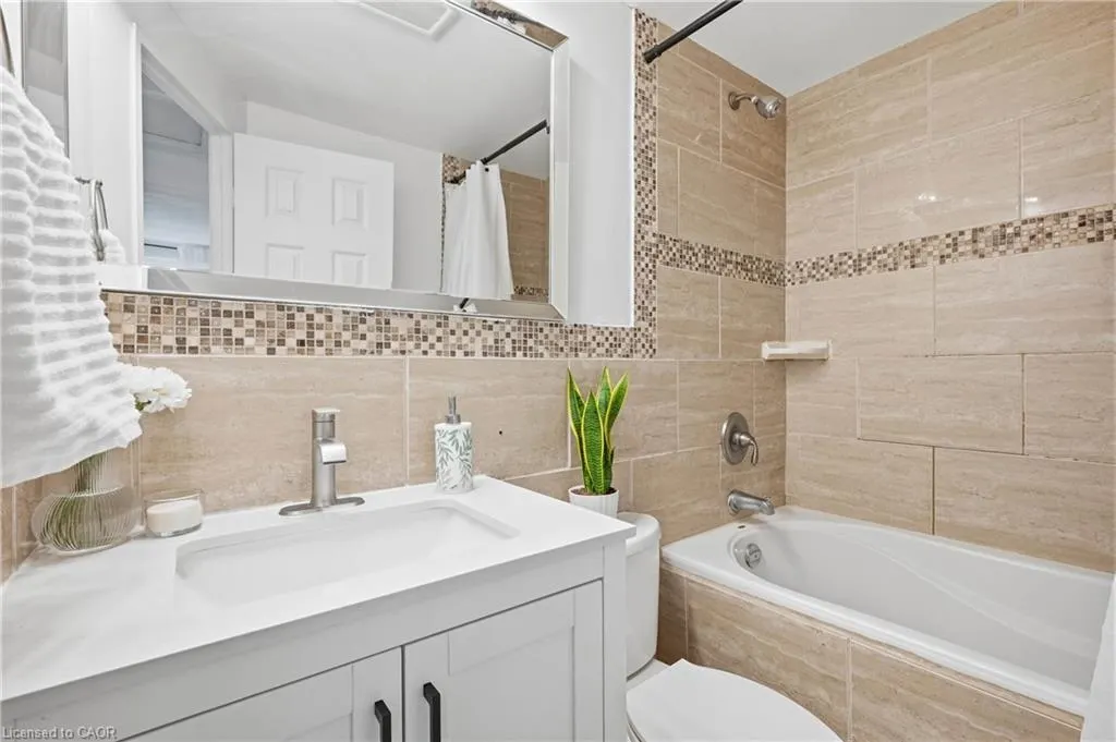 162 Jansen Avenue #26
