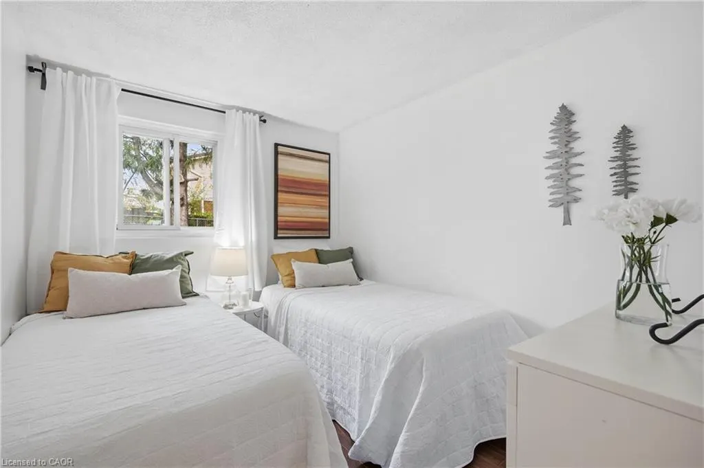 162 Jansen Avenue #26