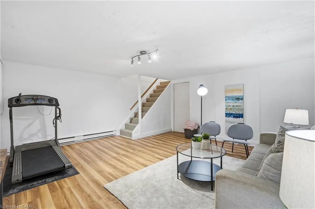 162 Jansen Avenue #26