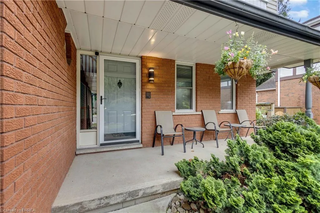 490 Devonshire Avenue