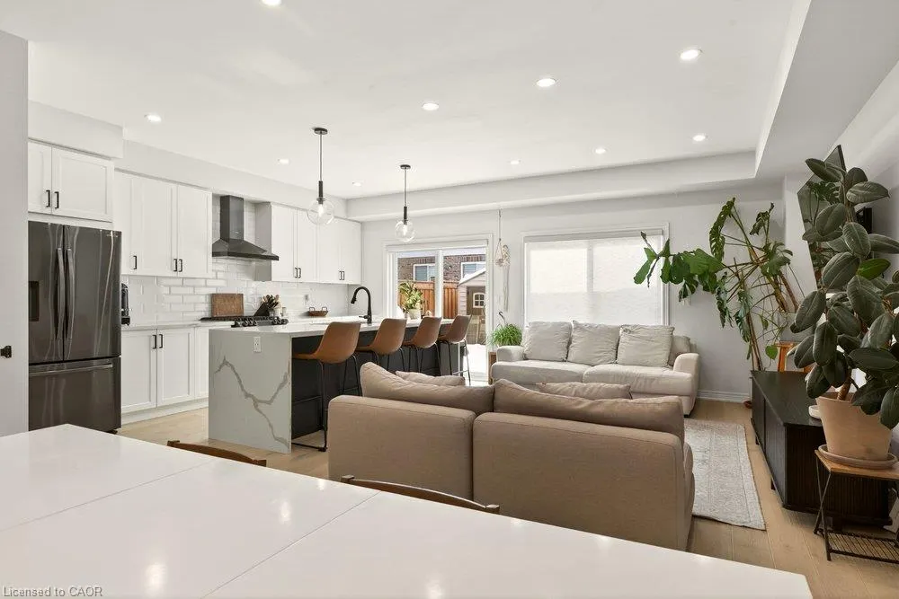 74 Bobolink Road
