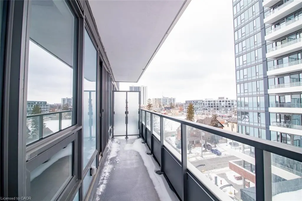 15 Wellington Street S #601