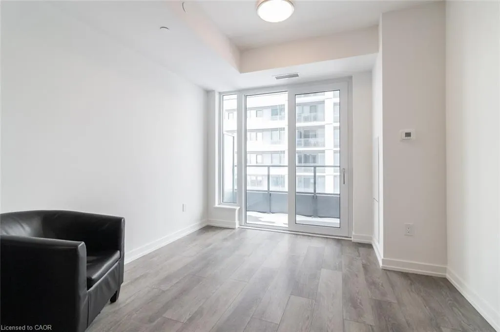 15 Wellington Street S #601