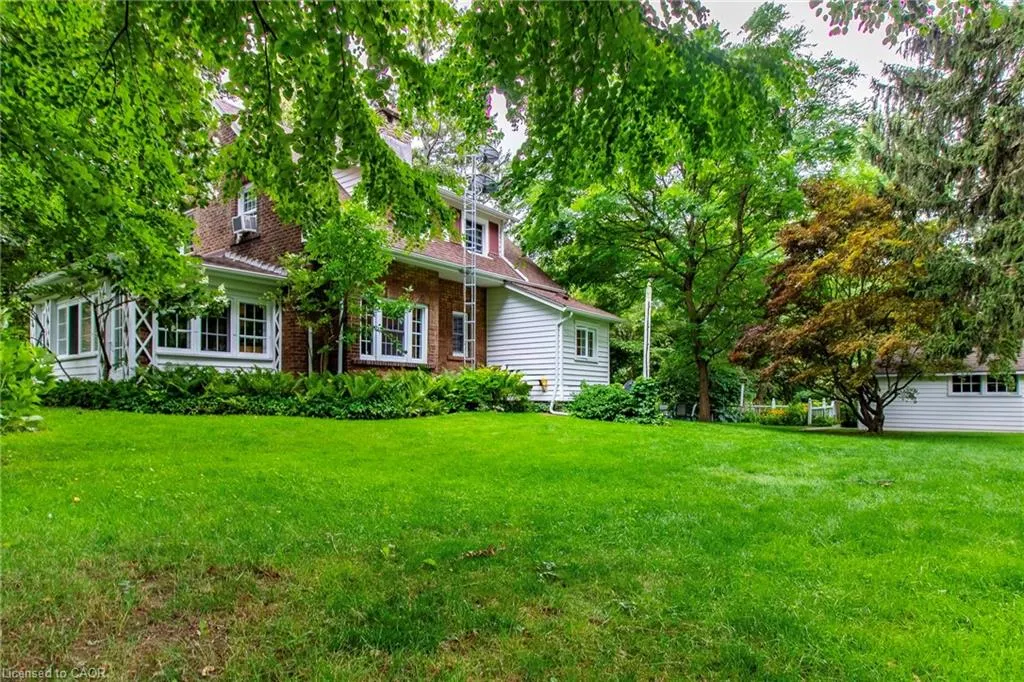 312 Nelson Street W