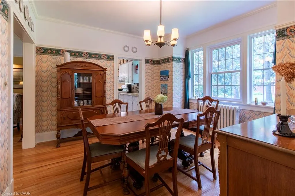 312 Nelson Street W