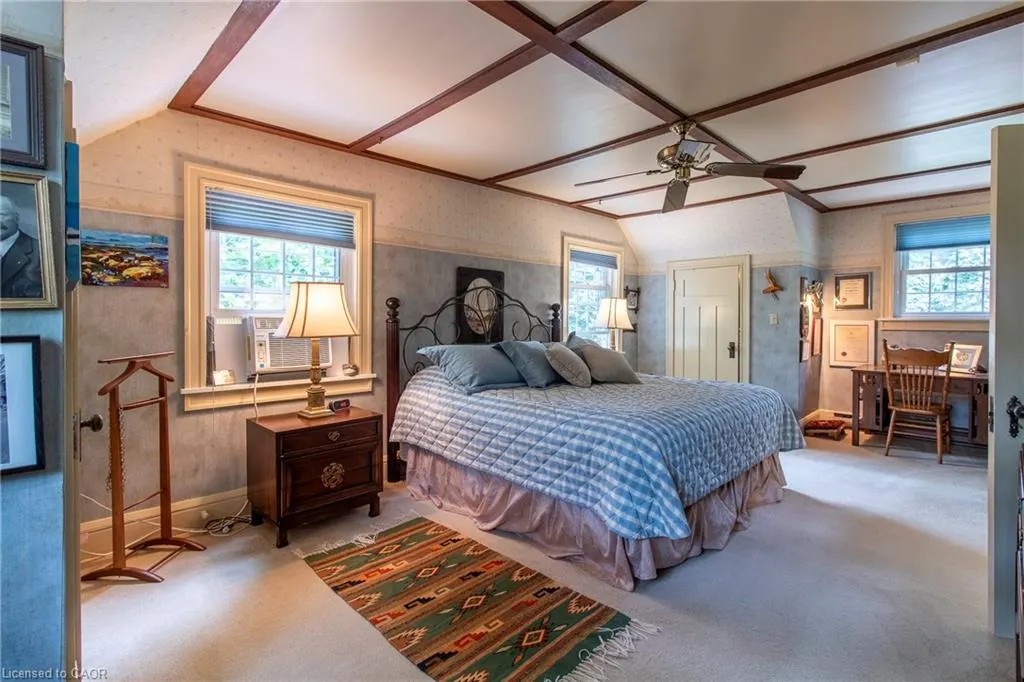 312 Nelson Street W