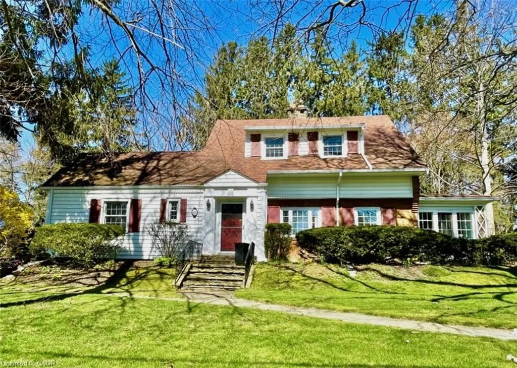312 Nelson Street W