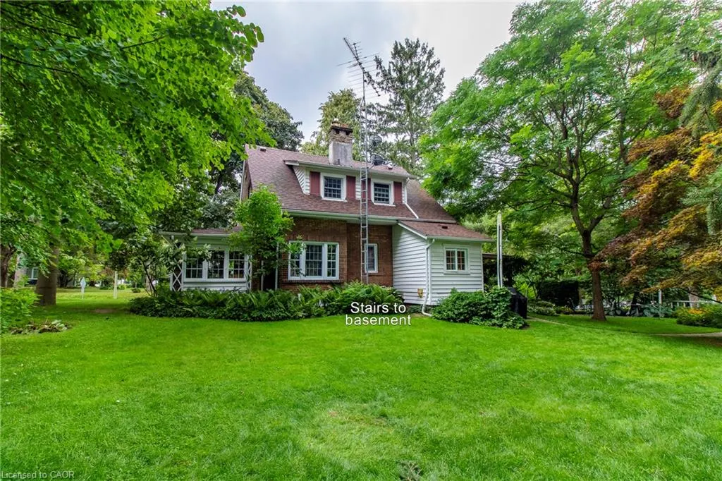312 Nelson Street W