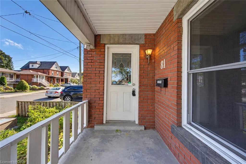 81 Glendale Avenue N