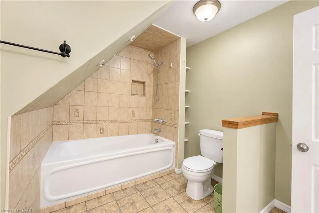 81 Glendale Avenue N