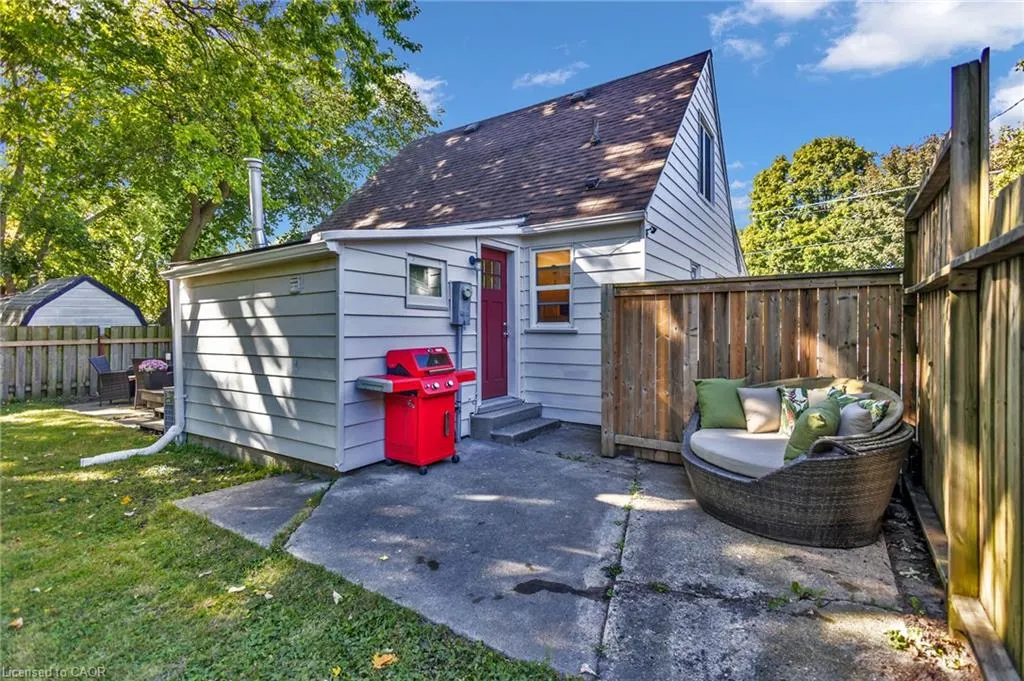 79 Brydges Street