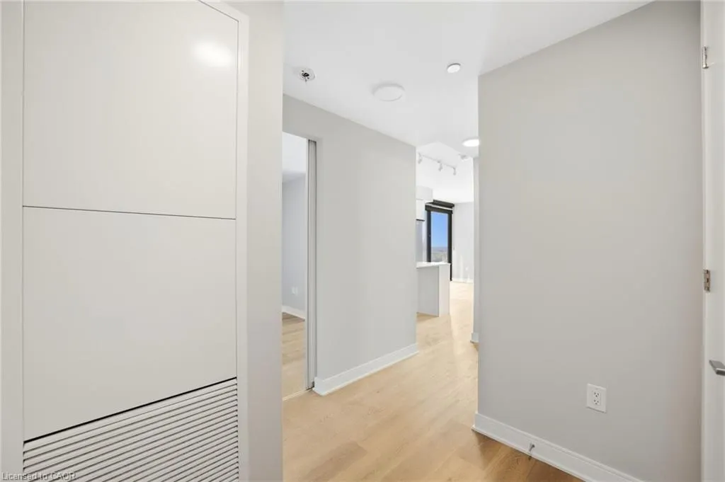 86 Dundas Street E #1101