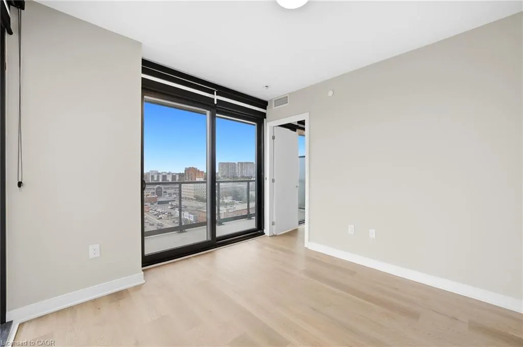 86 Dundas Street E #1101