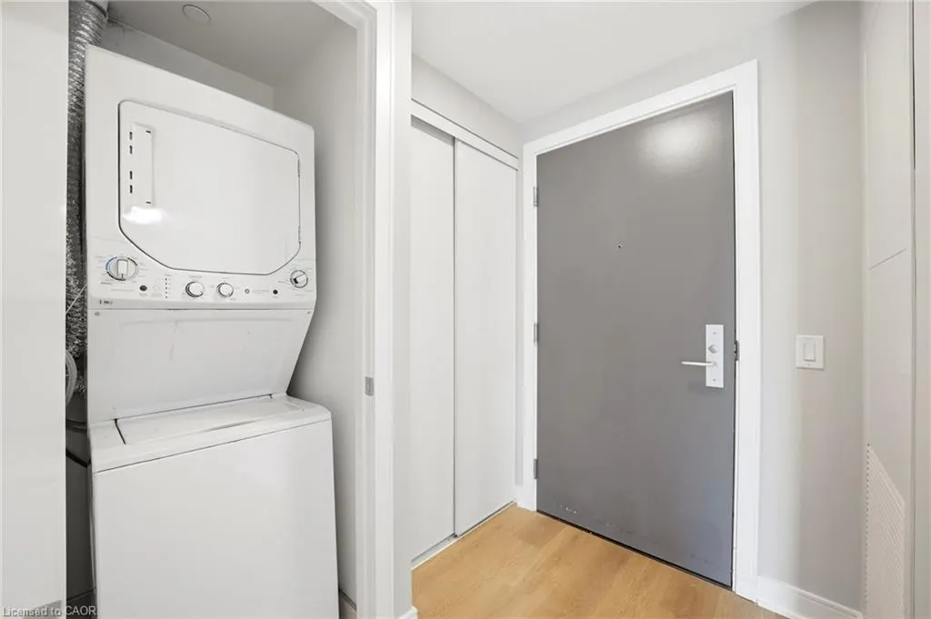 86 Dundas Street E #1101