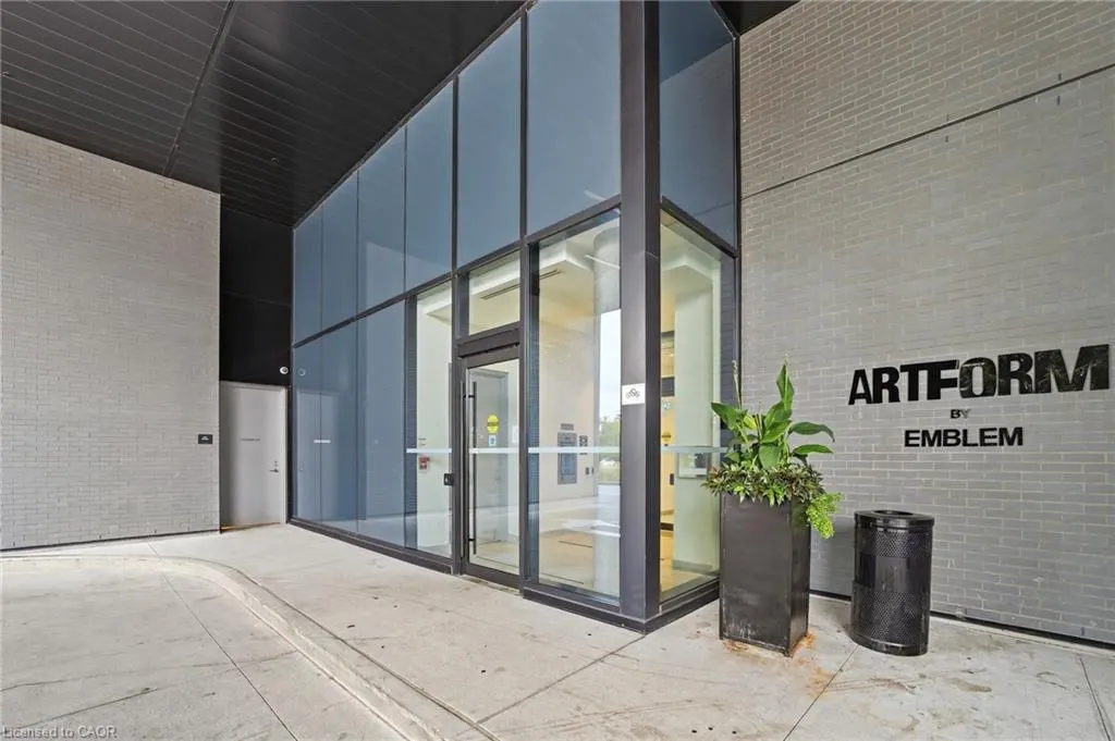 86 Dundas Street E #1101