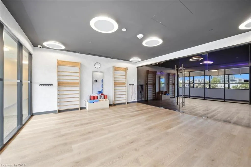 86 Dundas Street E #1101
