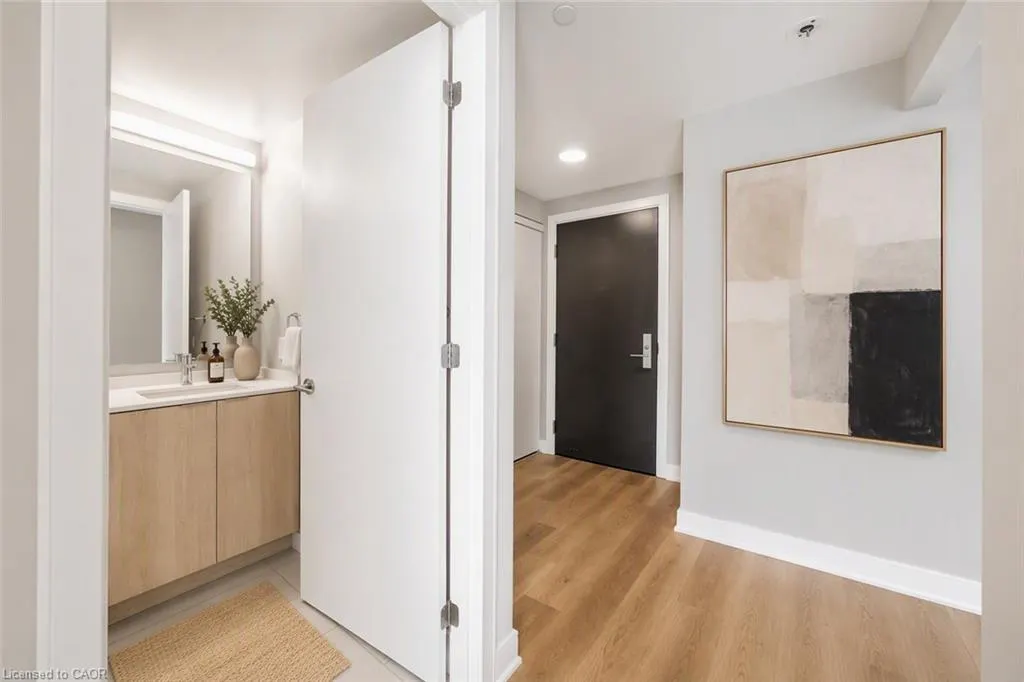 86 Dundas Street E #1101