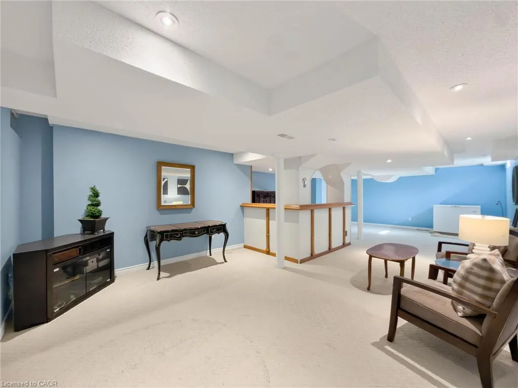 1396 Thorncrest Crescent
