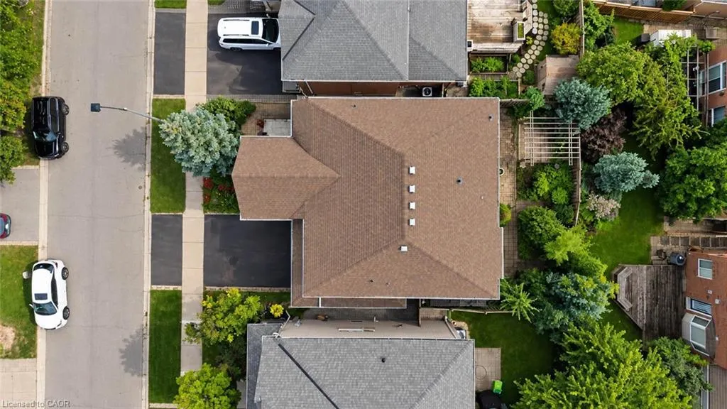 1396 Thorncrest Crescent