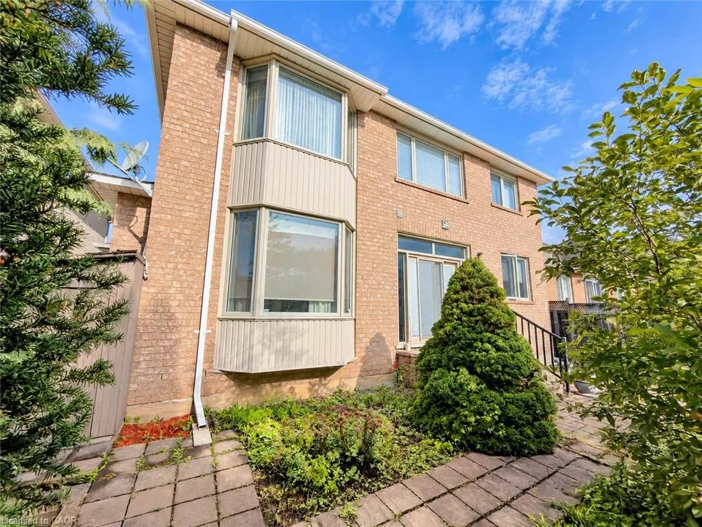 1396 Thorncrest Crescent