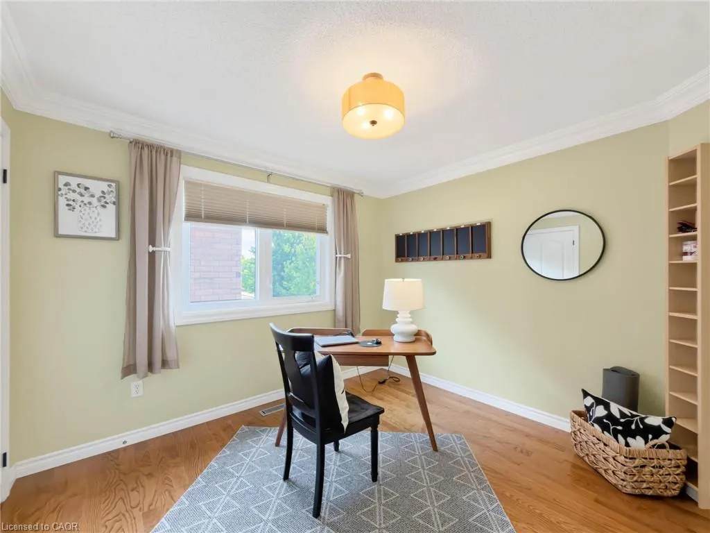 1396 Thorncrest Crescent