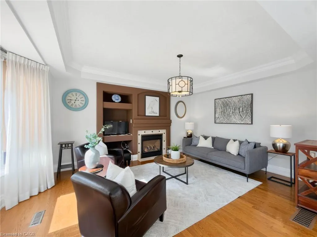 1396 Thorncrest Crescent