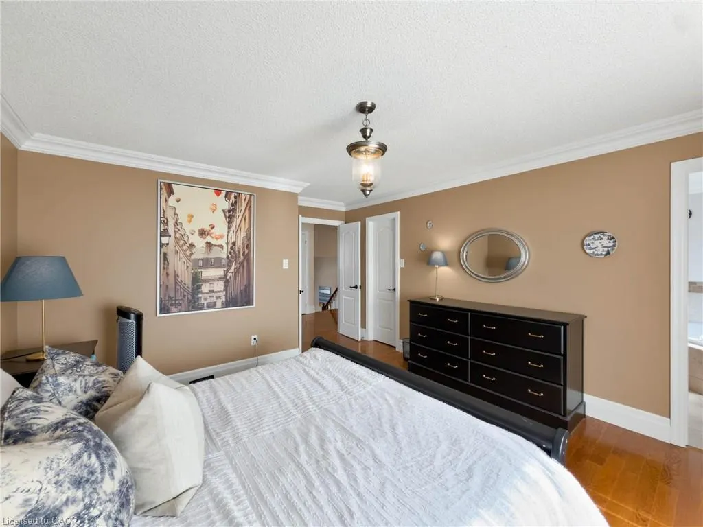 1396 Thorncrest Crescent