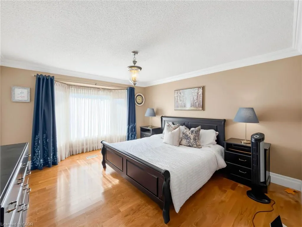 1396 Thorncrest Crescent