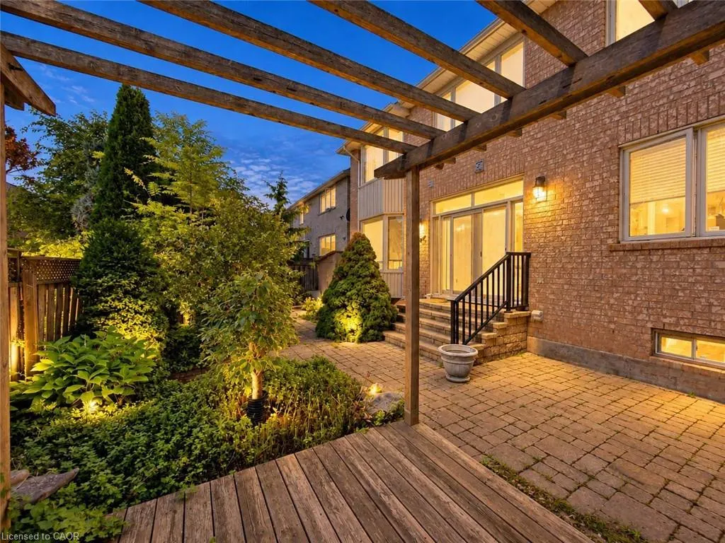 1396 Thorncrest Crescent