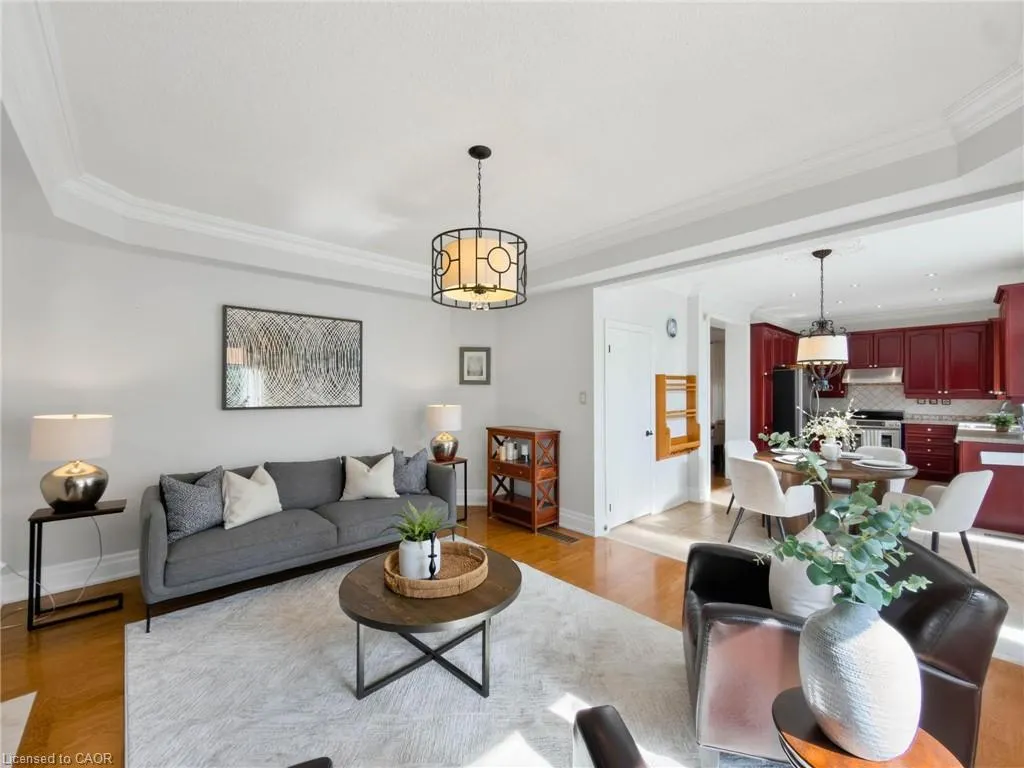 1396 Thorncrest Crescent