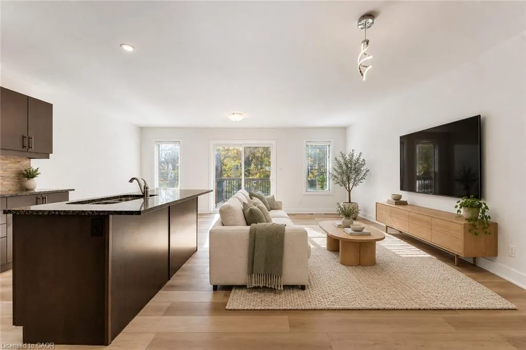81 Woodedge Circle